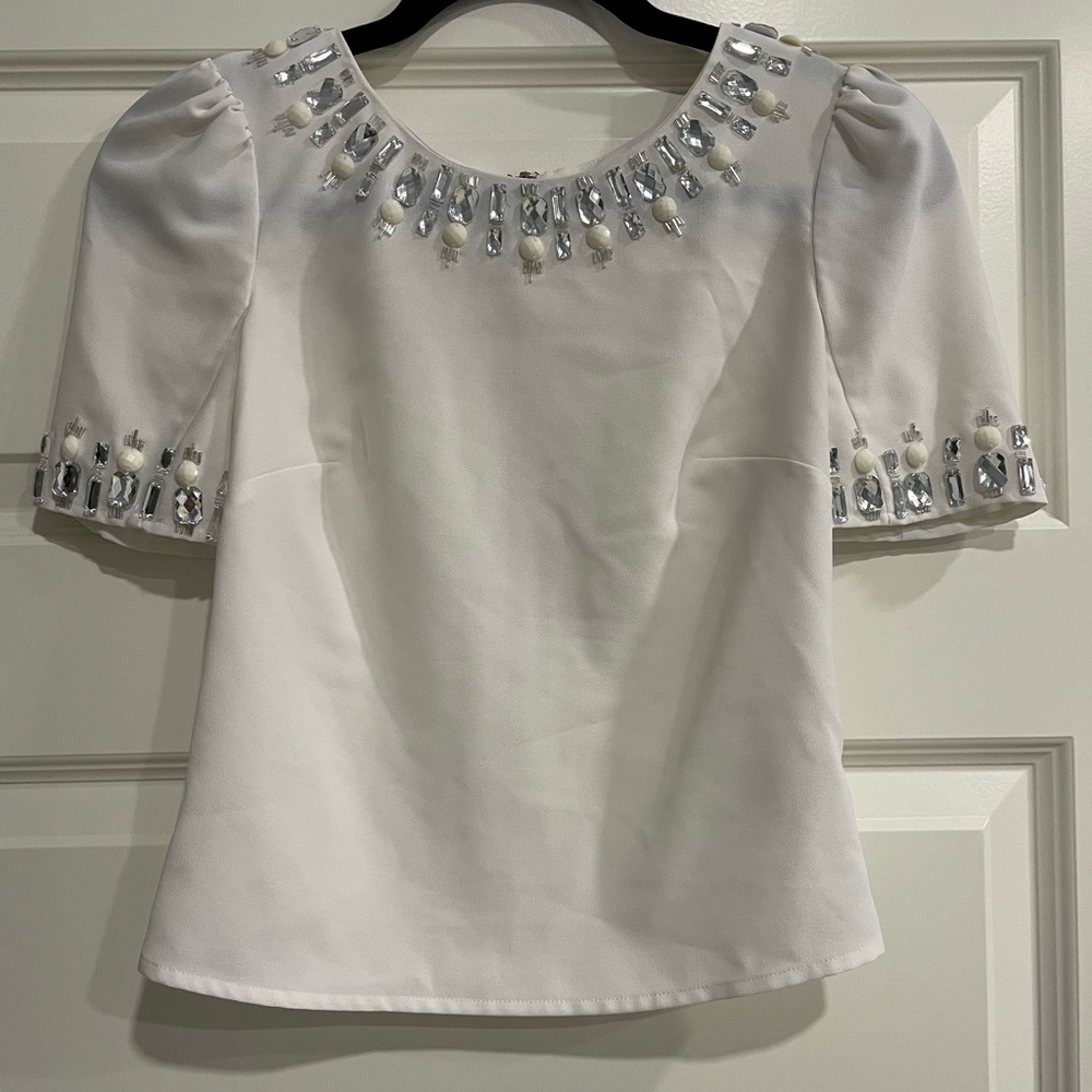 Bebe neck studs blouse XXS